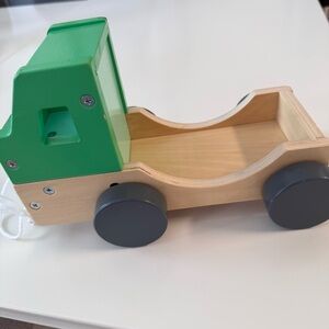Eco Friendly Wooden Toy Pull Truck with Green Cab